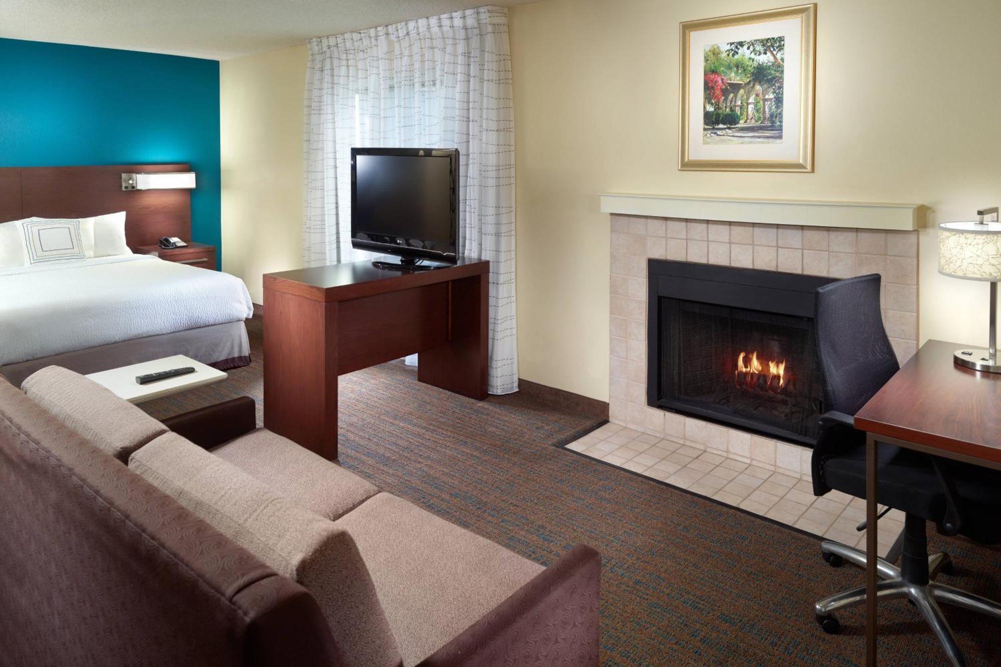 Hotel By Marriott Airport