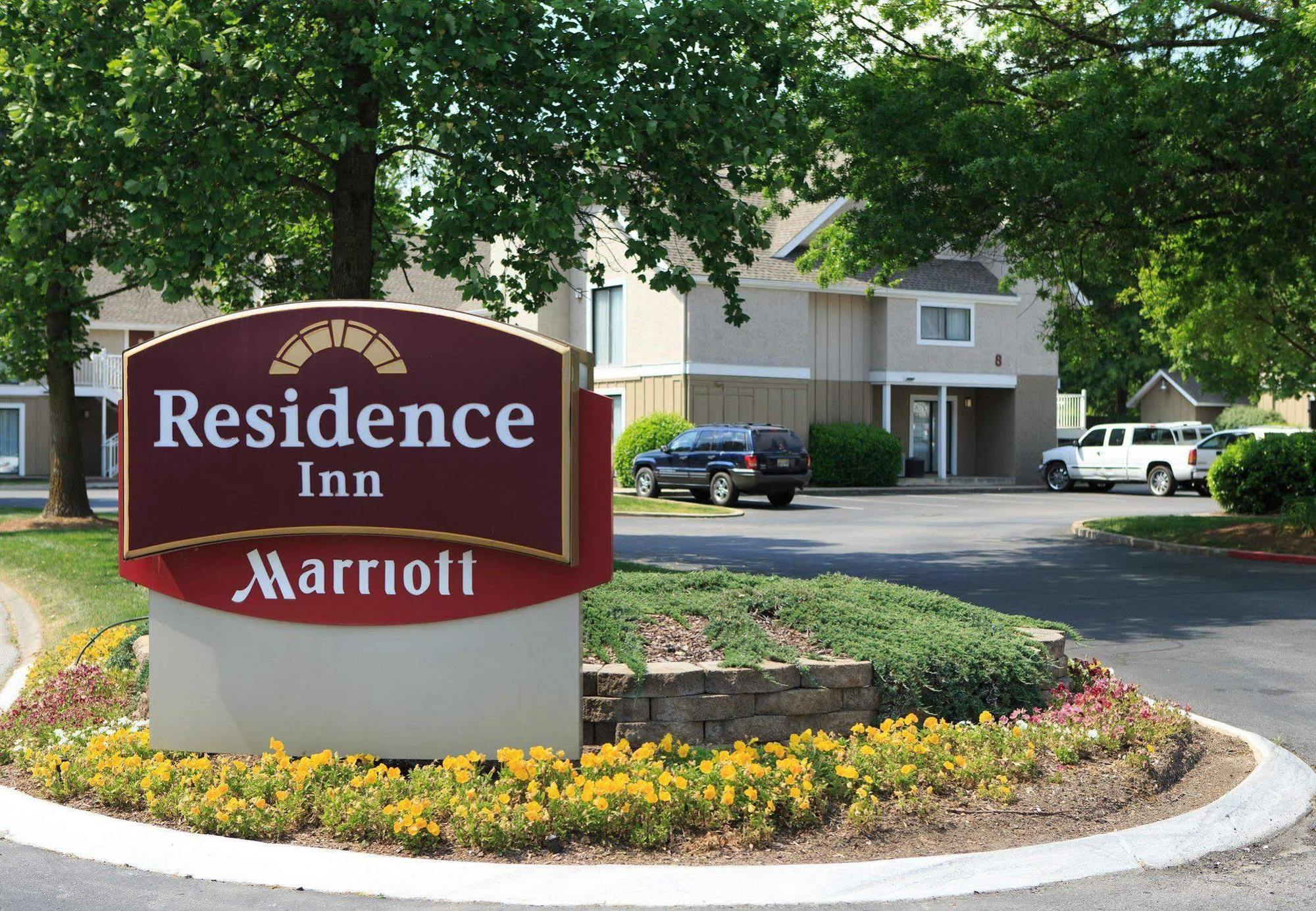 Hotel By Marriott Airport